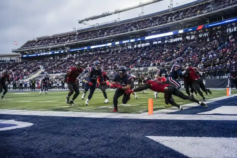 Cleveland Browns vs Tennessee Titans match player stats — Week 14 game action at Huntington Bank Field